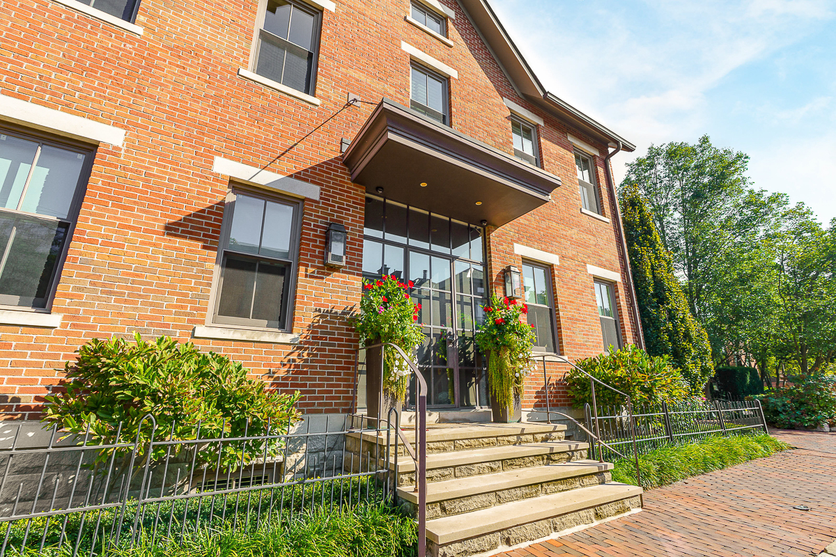 252 e Beck St Edit-4